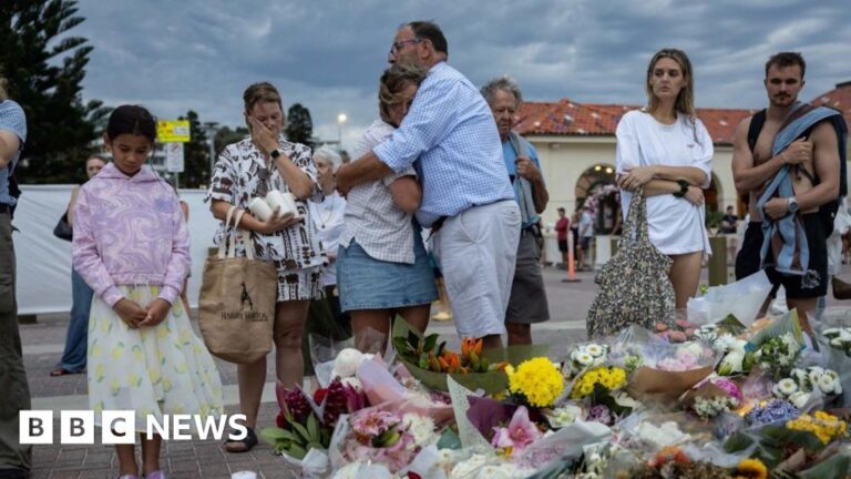 Bondi Beach attack victims remembered with a minute of silence