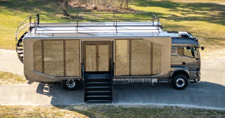 The Shiver 6×6 Expandable Motorhome is Prepared for the Dakar Rally