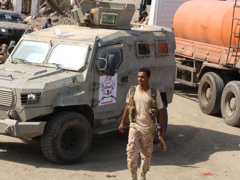 Forces supported by Saudi Arabia deploy in Aden, intensifying pressure on separatists | Conflict