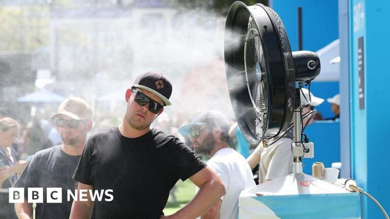 Millions celebrate national day in Australia as heatwave warnings issued