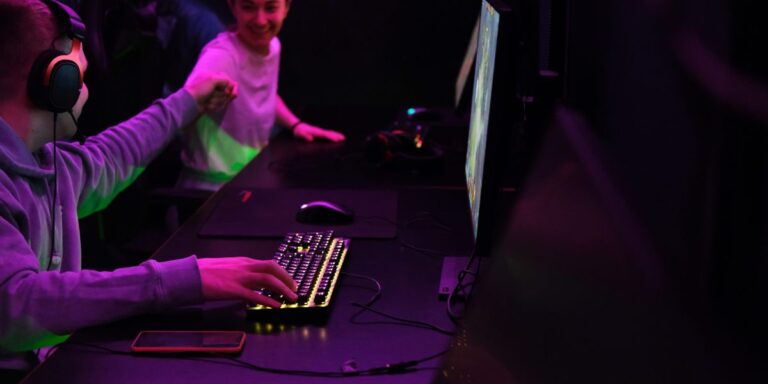 Icon of a Down Arrow Button