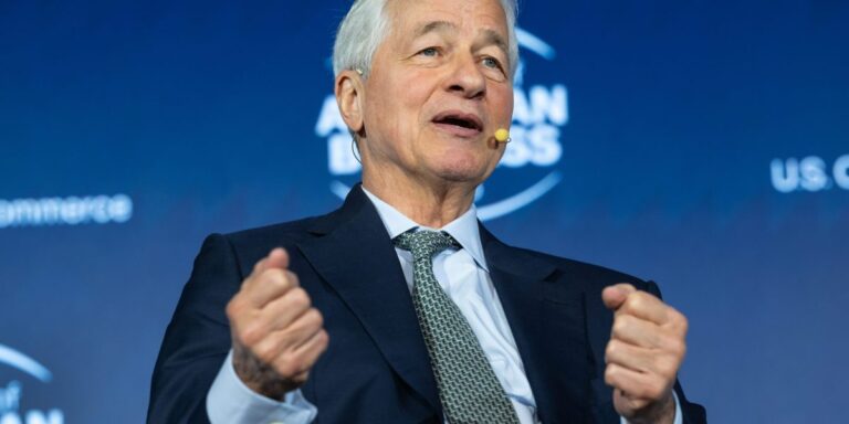 Icon of a Down Arrow Button