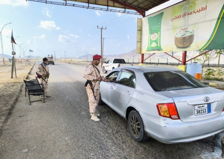 Saudi coalition announces separatist leader’s escape from Yemen with UAE assistance and progresses in Aden