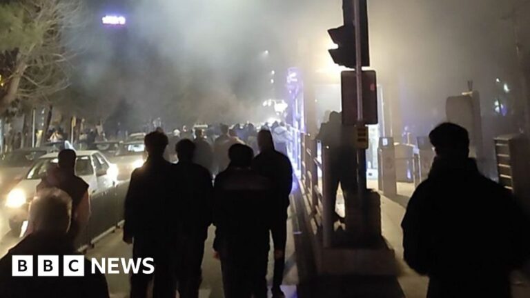 Iranian protesters receive clandestine medical treatment to evade detainment