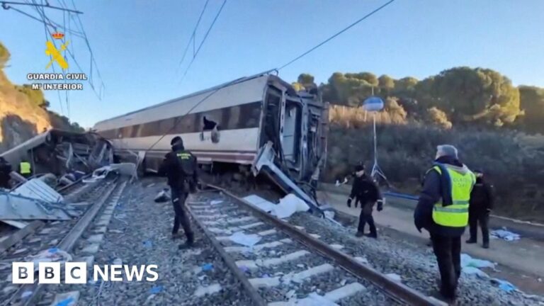 Prime Minister de España promete encontrar la causa del mortal accidente de tren de alta velocidad
