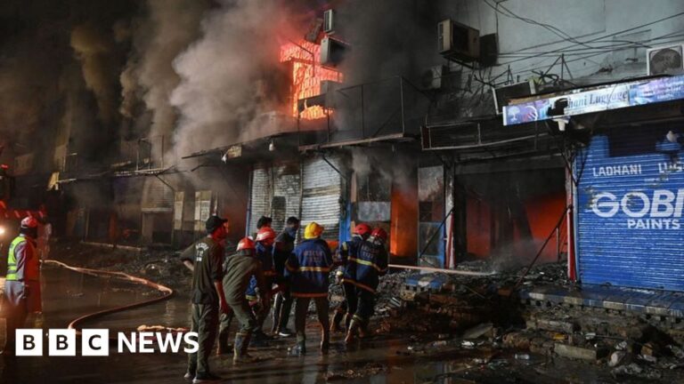Massive Pakistan mall fire leaves eight dead, dozens missing