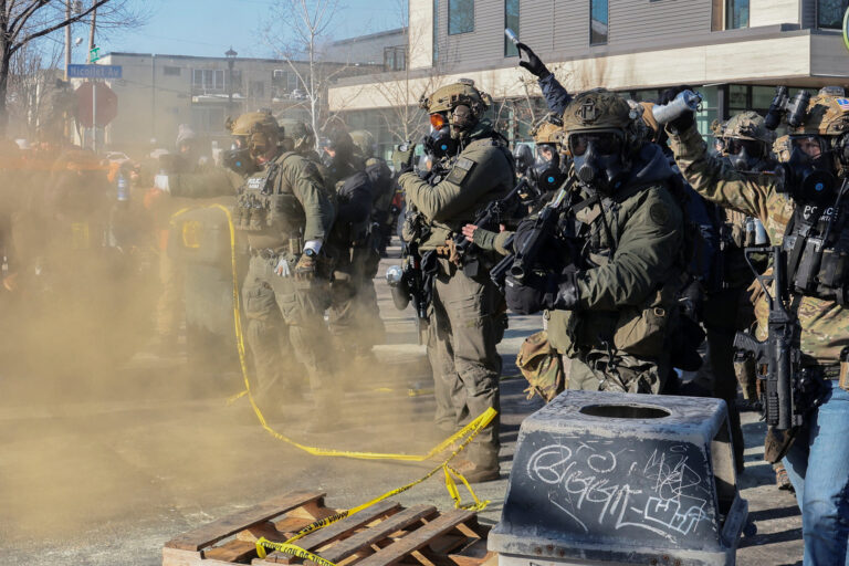 US federal agents fatally shoot US citizen during Minneapolis protests