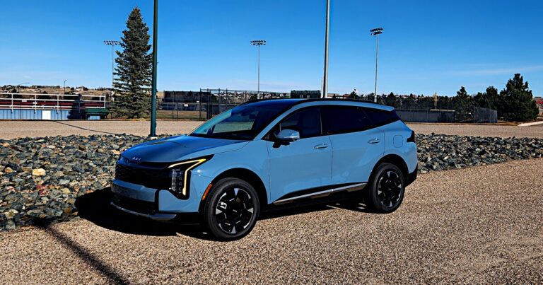 Review: The Refined 2026 Kia Sportage Hybrid Crossover