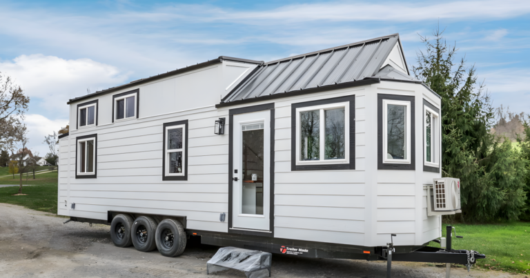 28 ft Tiny House “Flexible Tink” Accommodates Guests, Storage and a Home Office