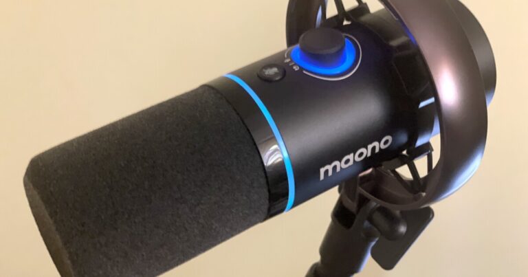 Multipurpose Microphone for Podcasts, Live Streams, and More